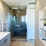 Maison Conviviale A Avec Piscine A Debordement فيلة Fréjus