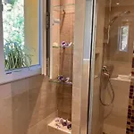 Maison Conviviale A Avec Piscine A Debordement * Fréjus