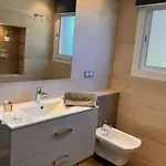 Maison Conviviale A Avec Piscine A Debordement فيلة *