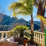 Maison Conviviale A Avec Piscine A Debordement فيلة Fréjus