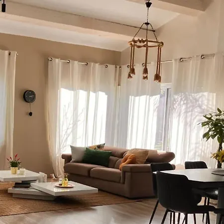 Maison Conviviale A Avec Piscine A Debordement Villa *