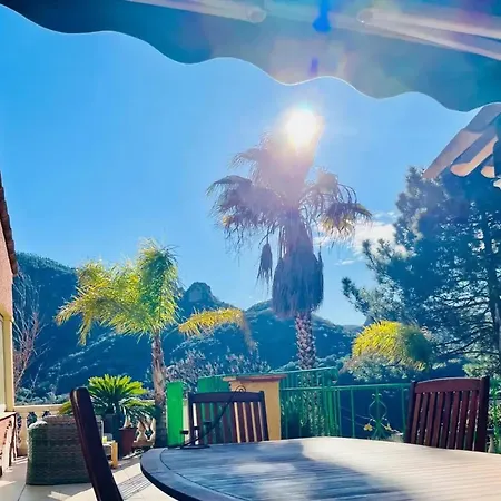 Maison Conviviale A Avec Piscine A Debordement 펜션 Fréjus