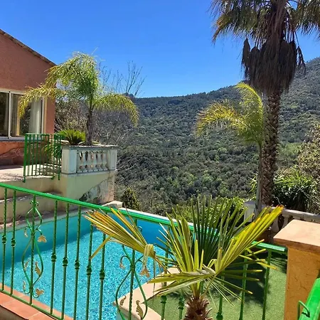 Maison Conviviale A Avec Piscine A Debordement Fréjus