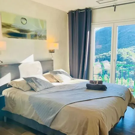 Maison Conviviale A Avec Piscine A Debordement * Fréjus