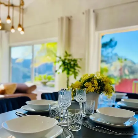 Maison Conviviale A Avec Piscine A Debordement *