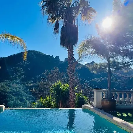Maison Conviviale A Avec Piscine A Debordement *