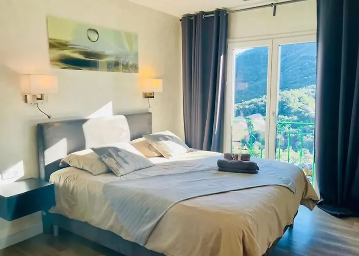 Maison Conviviale A Avec Piscine A Debordement * Fréjus