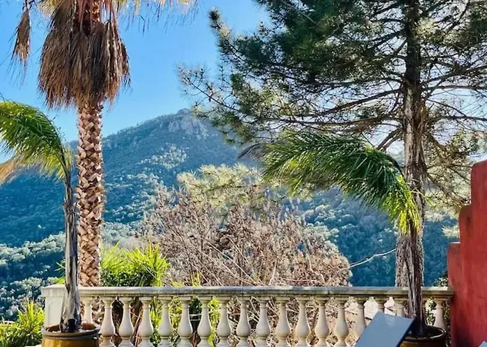 Maison Conviviale A Avec Piscine A Debordement