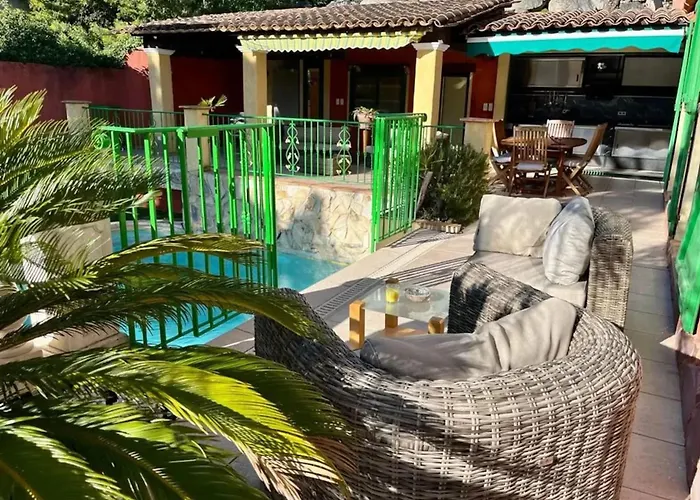 Maison Conviviale A Avec Piscine A Debordement بيت للعطل