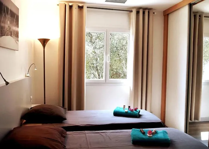 بيت للعطل Maison Conviviale A Avec Piscine A Debordement Fréjus