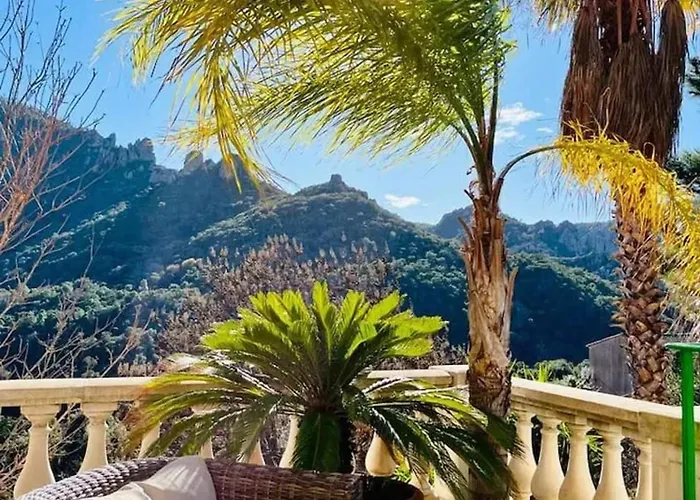 Maison Conviviale A Avec Piscine A Debordement بيت للعطل Fréjus